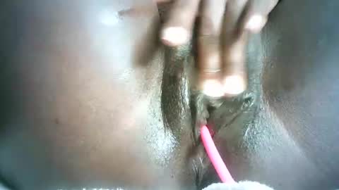 Snapshot of biass_ebony234 chatting on 02.14.25 pretty online show from 02.14.25