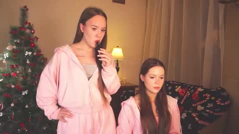 Lisa and Alice online show from 12.01.25