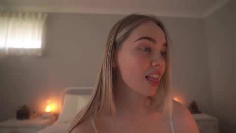 Snapshot of bibi_it_is chatting on 09.14.25 Bibi online show from 09.14.25