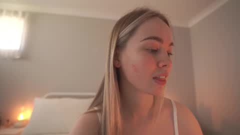 Snapshot of bibi_it_is chatting on 11.09.25 Bibi online show from 11.09.25