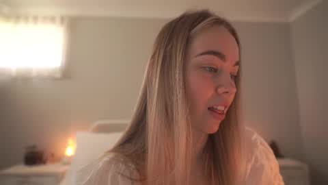 Snapshot of bibi_it_is chatting on 11.14.25 Bibi online show from 11.14.25