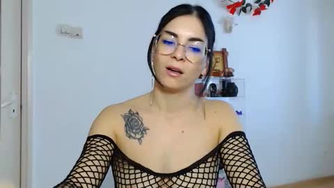 Snapshot of bibitina chatting on 10.19.25 innasugarwild online show from 10.19.25