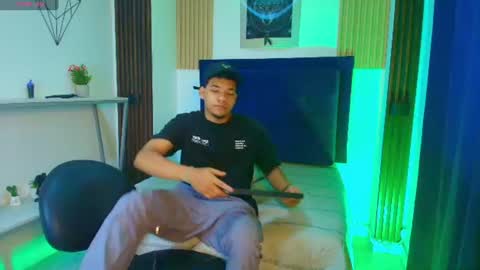 Snapshot of bick_jhonn chatting on 06.29.26 Bick Khonn online show from 06.29.26