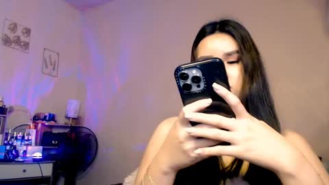 Mia online show from 12.17.24