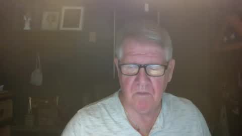 Snapshot of bigbeerdrinker1 chatting on 11.20.25 bigbeerdrinker online show from 11.20.25