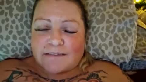 Snapshot of bigblueeyesmomma chatting on 12.04.24 Tiffany online show from 12.04.24