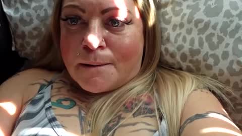 Snapshot of bigblueeyesmomma chatting on 02.10.25 Tiffany online show from 02.10.25