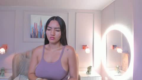 Snapshot of bigboobsnaughty1 chatting on 01.24.25   online show from 01.24.25