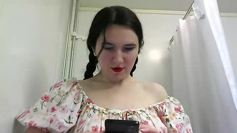 Isabella online show from 11.05.25