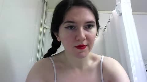 Isabella online show from 11.06.25