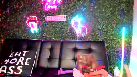 bigbuttsarena online show from 12.15.24