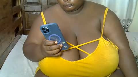 Snapshot of bigchocotities chatting on 02.01.25 bigchocotities online show from 02.01.25