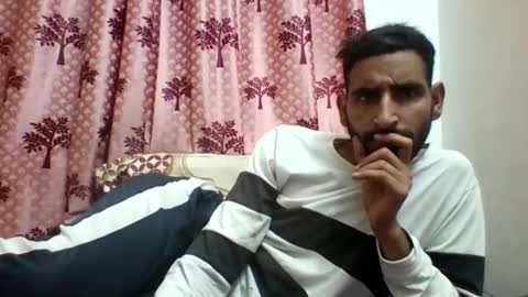 Snapshot of bigcockboy2580 chatting on 01.04.25 akash online show from 01.04.25