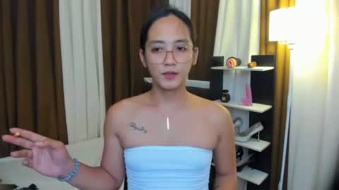 SUCK ME TILL I EXPLODE online show from 11.17.25