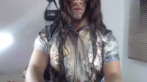 Snapshot of bigcrisblack chatting on 10.15.25 cristina online show from 10.15.25