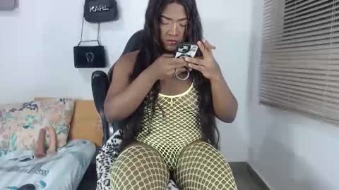 Snapshot of bigcrisblack chatting on 10.17.25 cristina online show from 10.17.25