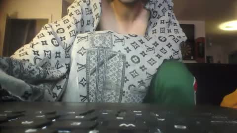 Snapshot of bigdickpapishampoo chatting on 12.17.24 bigdickpapishampoo online show from 12.17.24