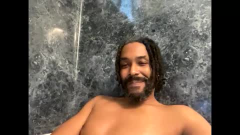 Snapshot of bigdinca chatting on 10.27.25 bigdinca online show from 10.27.25