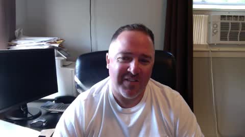 Snapshot of biggy9877 chatting on 10.02.25 biggy9877 online show from 10.02.25