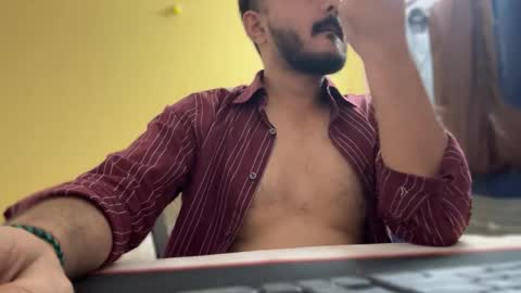 bighandsomesatisfy online show from 03.30.26