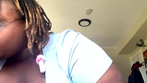 Snapshot of bigkittyraven chatting on 03.18.26 bigkittyraven online show from 03.18.26