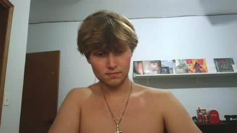 Snapshot of bigskinnyboyshh chatting on 07.06.26 bigskinnyboyshh online show from 07.06.26