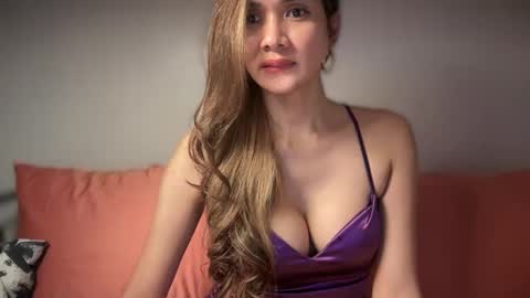 Snapshot of bigsurprise4u chatting on 01.03.25 Yna     online show from 01.03.25