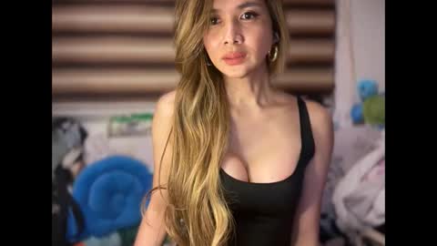 Yna     online show from 10.27.25