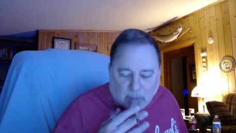 Snapshot of bigthicksatisfying2 chatting on 12.03.24 bigthicksatisfying2 online show from 12.03.24