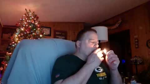 Snapshot of bigthicksatisfying2 chatting on 12.20.24 bigthicksatisfying2 online show from 12.20.24