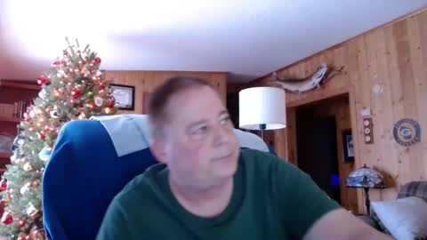 Snapshot of bigthicksatisfying2 chatting on 01.12.25 bigthicksatisfying2 online show from 01.12.25