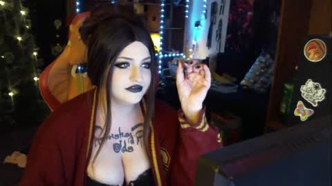 Snapshot of bigtiddygothxx chatting on 12.02.25 Lealithhh online show from 12.02.25