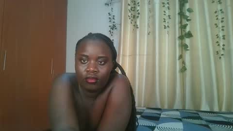 Snapshot of bigtits_baddie chatting on 12.17.25 bigtits_baddie online show from 12.17.25