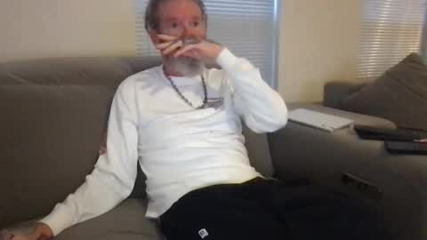 Snapshot of bigwhitedickdaddy69 chatting on 11.09.25 Bigwhitedickdaddy and BabyCakes online show from 11.09.25