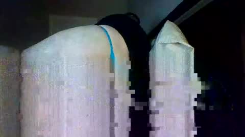 Snapshot of bikinkysloot chatting on 01.18.25 KinkyBiSlut online show from 01.18.25