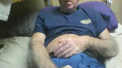 Snapshot of bisoutherner chatting on 12.21.25 bisoutherner online show from 12.21.25
