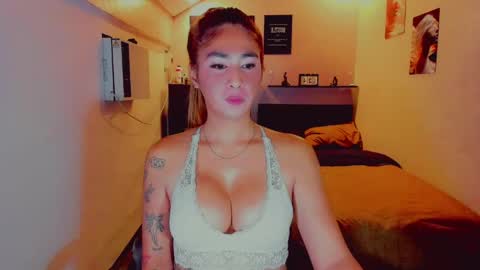 Snapshot of bitchcommanderstella chatting on 04.23.26 3 online show from 04.23.26