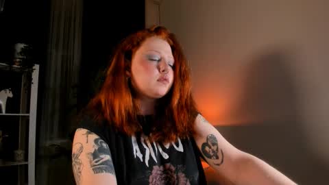 Nana online show from 12.21.25