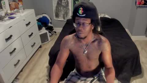 Plant Base Streamers From Pennsylvania online show from 11.29.25