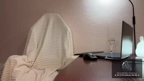 Alexandra online show from 04.18.26