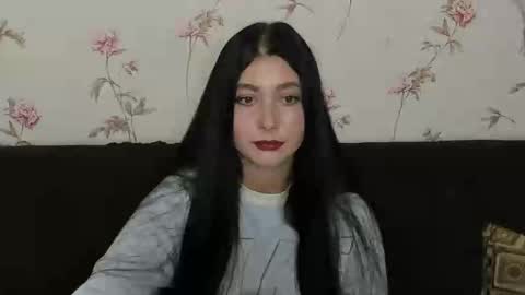 Snapshot of black_berry_bla_ck chatting on 10.28.25 black_berry_bla_ck online show from 10.28.25