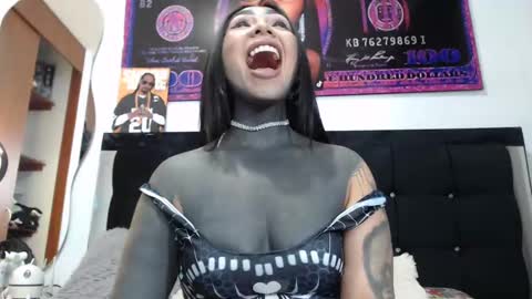 Snapshot of black_eyestattoo chatting on 01.06.25 karenth soto online show from 01.06.25