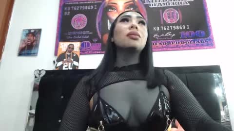 Snapshot of black_eyestattoo chatting on 02.25.25 karenth soto online show from 02.25.25