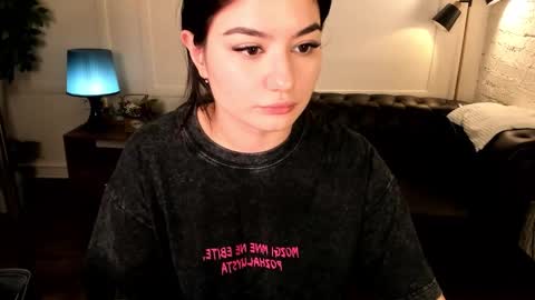 Mon Mon online show from 09.19.25