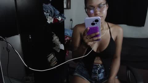 Snapshot of black_scarlet_ chatting on 11.05.25 black_scarlet_ online show from 11.05.25