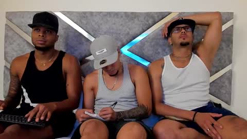 Snapshot of blackdreams1__ chatting on 12.27.24 Black Dreams online show from 12.27.24