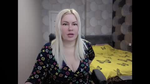 Snapshot of blackeyes11 chatting on 11.01.25 blackeyes11 online show from 11.01.25