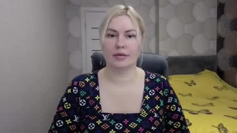 Snapshot of blackeyes11 chatting on 11.29.25 blackeyes11 online show from 11.29.25