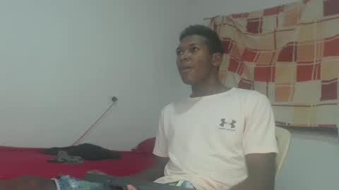 Snapshot of blackpanther_king chatting on 01.04.25 blackpanther_king online show from 01.04.25