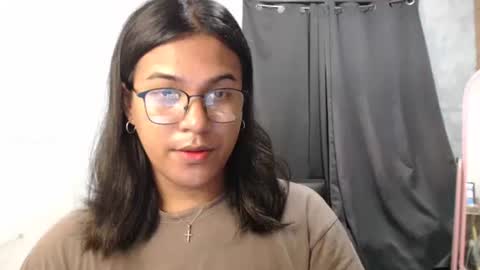 Snapshot of blackpinayts chatting on 10.25.25 Ellez online show from 10.25.25